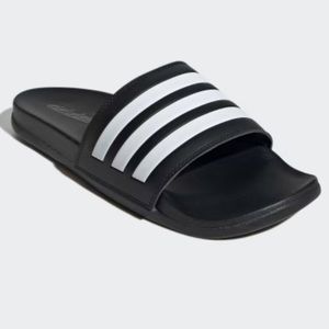 NWOT Men’s Adidas Adilette Comfort Slides